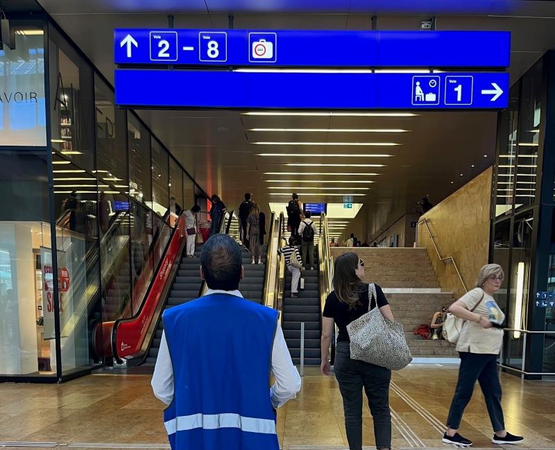 Mahesh à la gare Cornavin