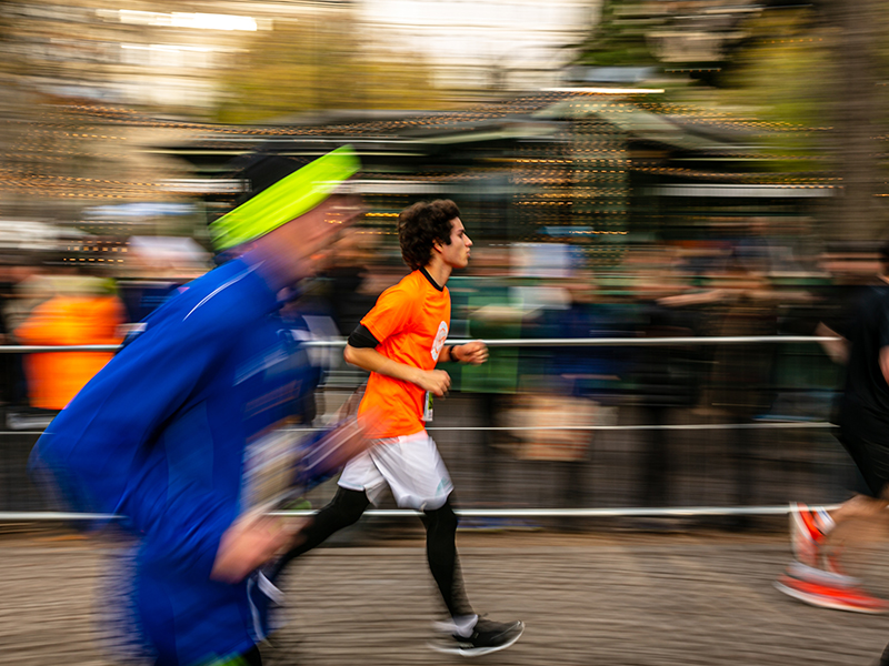 Un coureur sou les couleurs de l'Hospice général