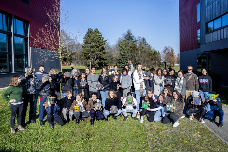 Les participant·es à l'exposition "Totem Animal"