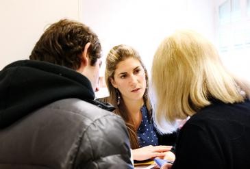 Assistante sociale en entretien Assistante sociale