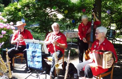 Orchestre traditionnel à la Nouvelle Roseraie