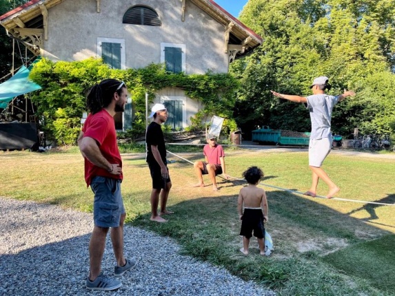 Sur la slackline