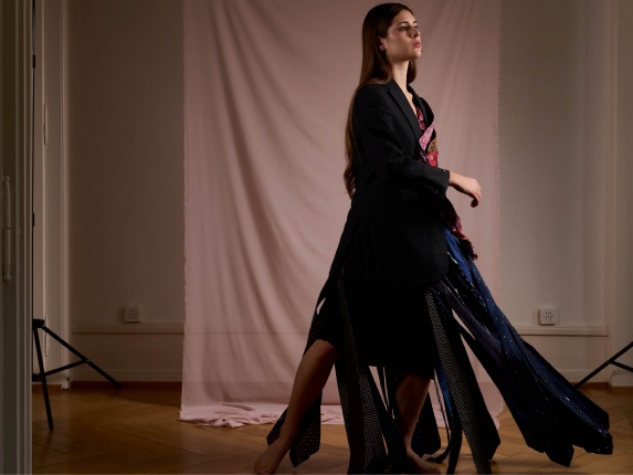 Apparitions - photo : Magali Dougados - modèle : Alix Barberis