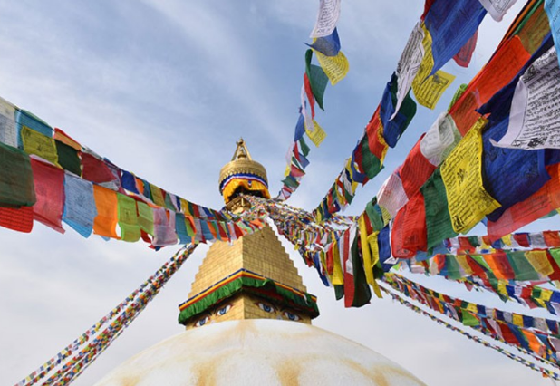 guirlande de drapeaux de prières au Népal