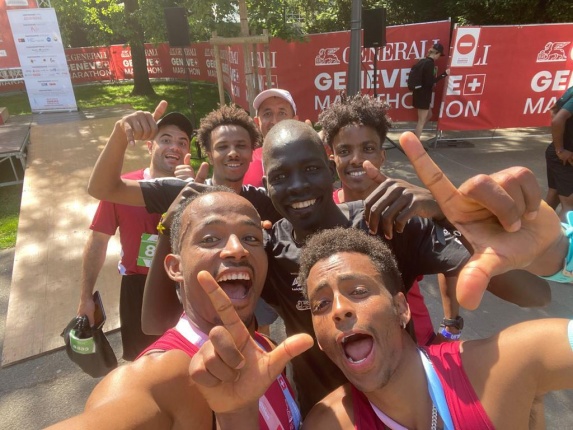 Une partie de l'équipe THSN, heureuse d'avoir fini sa course au Generali Geneva Marathon!