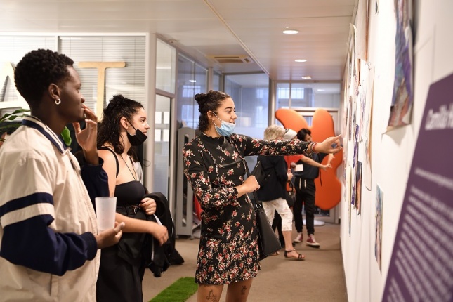 le vernissage de l'expo Point jeunes