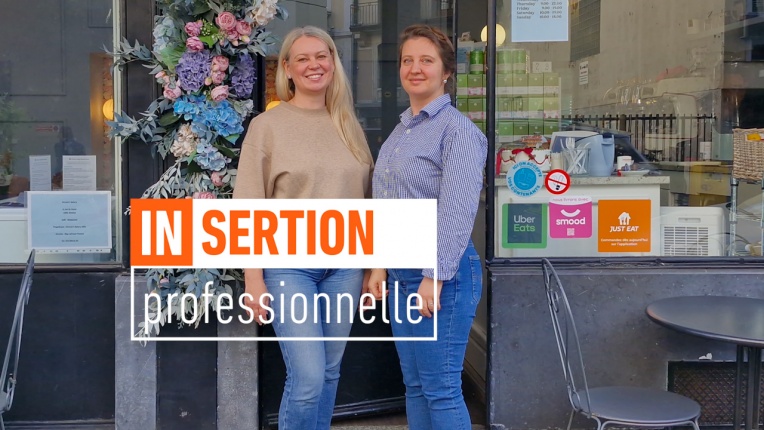 Maryna et sa cheffe devant Christie's Bakery