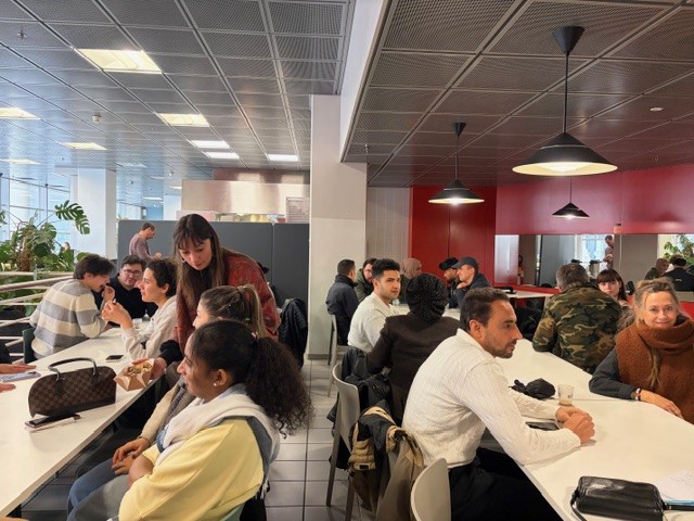 Les « cafés solidaires » ou le goût des autres